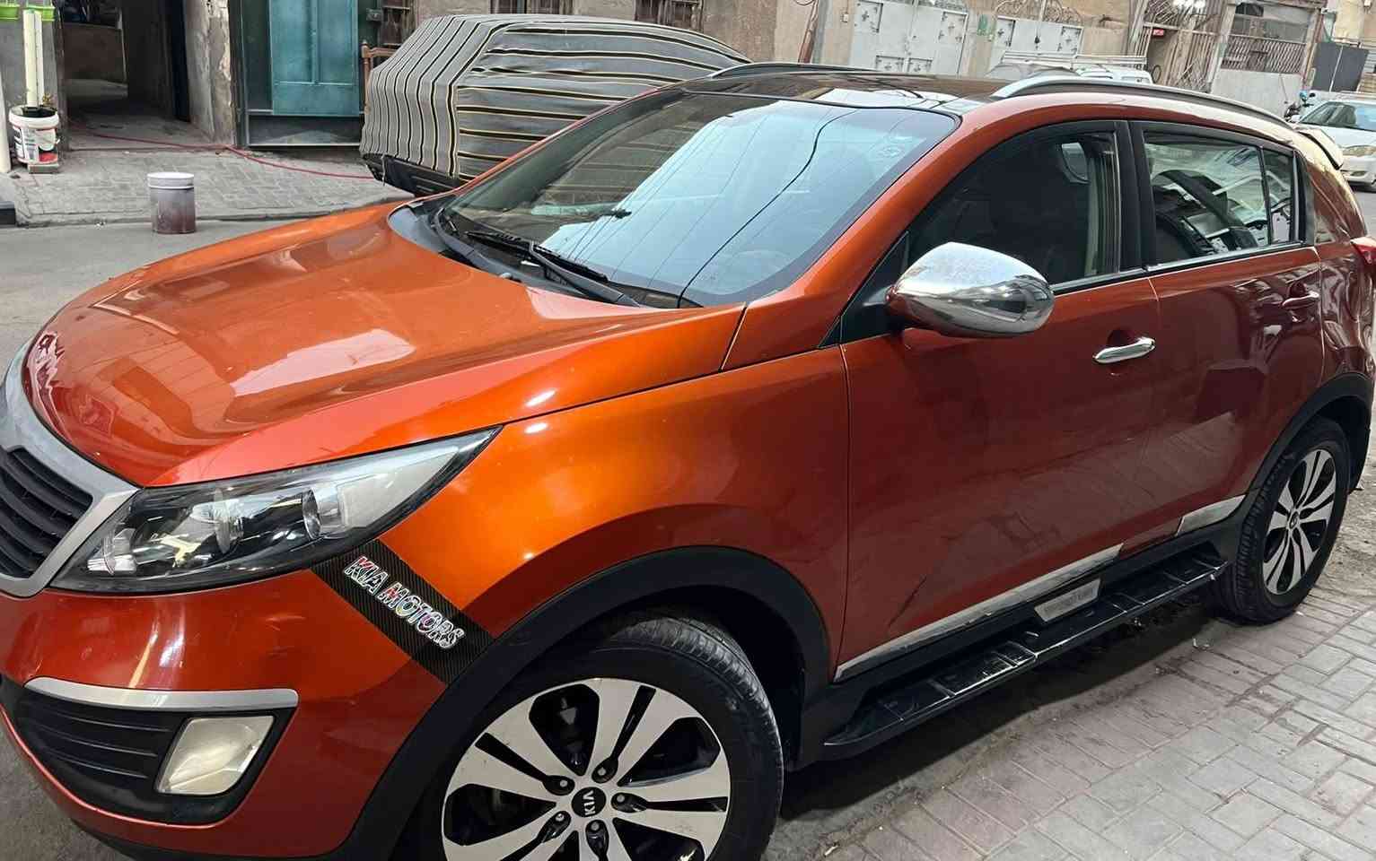 السلام عليكم سبورتج ٢٠١٢خليجي بابين صبغ بدون داخل هزه سنويه جديده السياره مابيها اي نقص السونار موجود بالصور السعر 115
مكان السياره بغداد الكراده ***********
