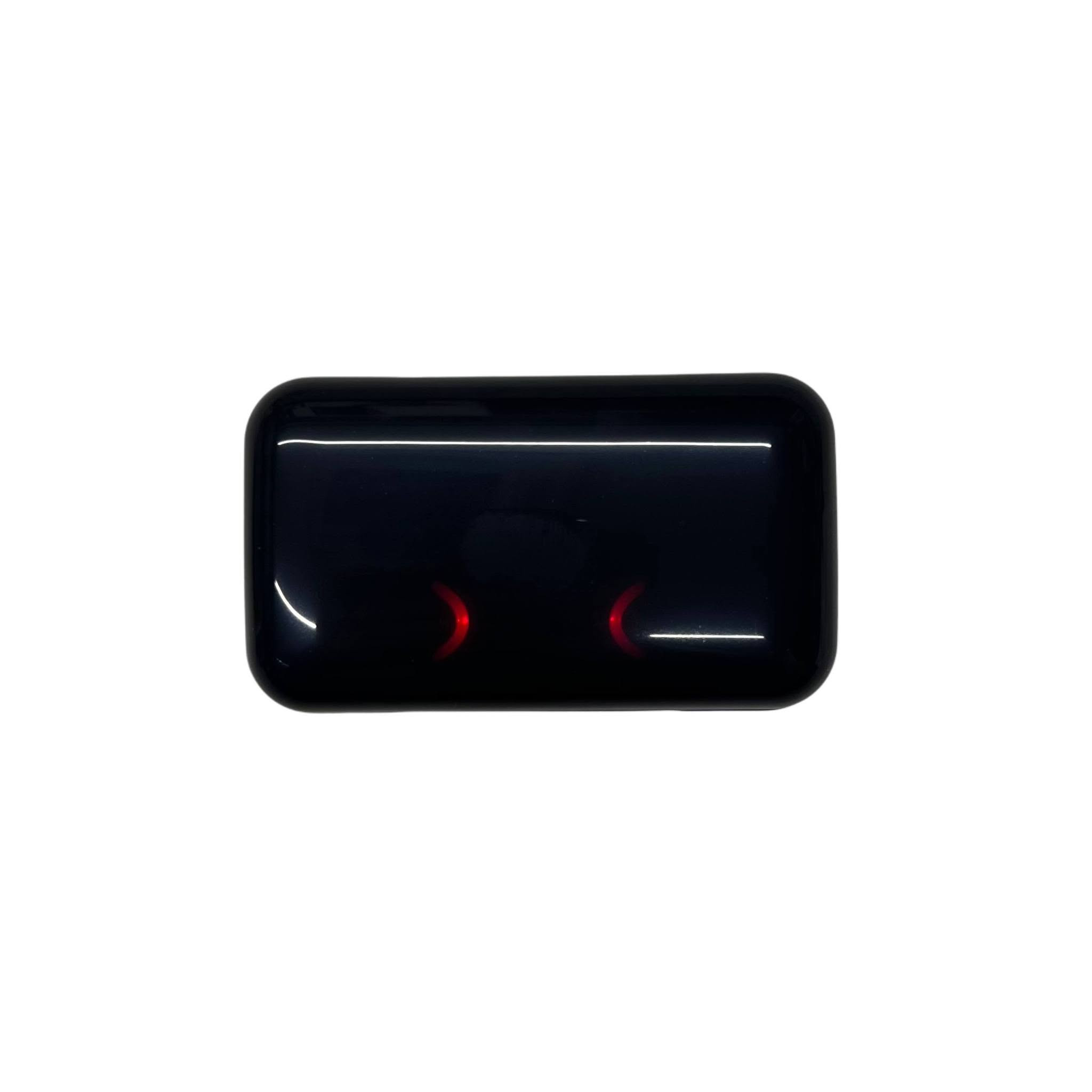 سماعات TWS F9-5 اللاسلكية مع شاشة رقمية وباور بانك
سماعات لاسلكية بتقنية TWS موديل F9-5 مزودة بعلبة شحن تعمل كباور بانك مع شاشة رقمية لعرض مستوى البطارية، مناسبة للاستخدام اليومي والمكالمات.

• تقنية True Wireless Stereo (TWS) اتصال لاسلكي كامل بدون أسلاك

• شاشة رقمية على علبة الشحن لعرض نسبة البطارية

• تدعم المكالمات بدون استخدام اليدين (Hands-Free)

• تحكم باللمس (Touch Control)

• علبة شحن بسعة 300mAh تعمل كباور بانك

• إمكانية استخدام كل سماعة بشكل منفصل أو معًا

• إصدار البلوتوث: V5.3 + EDR (للجهتين)

• أوضاع البلوتوث: A2DP 1.3 / HFP 1.6 / HSP 1.2 / AVRCP 1.6 / D11.3

• تردد البلوتوث: 2.4GHz

• مدى الاتصال: 15–25 متر

• سعة بطارية السماعة: 30mAh لكل سماعة (ليثيوم قابلة للشحن)

• سعة بطارية علبة الشحن: 300mAh

• وقت تشغيل الموسيقى: 2–3 ساعات

• وقت المكالمات: تقريبًا 4 ساعات

• وضع الاستعداد: حوالي 6 ساعات

• وقت الشحن: حوالي 70 دقيقة

• فولتية شحن العلبة: 5V

• تدعم: الهواتف الذكية – الأجهزة اللوحية – الكمبيوتر

السعر 8 الف فقط

للحجز مراسلتنه على الصفحه او واتساب 

***********

لدينا توصيل لجميع المحافظات العراق
