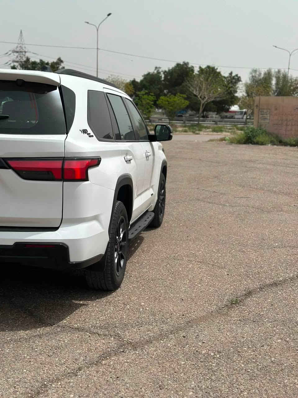 تويوتا سيكويا 2025 فول مواصفات DRD للبيع
المواصفات
لون السياره ابيض
فتحه سقف بانوراما
تحديد مسار
توقف ذاتي
سياقه ذاتيه
تبريد كشنات
تدفئه كشنات
تدفيه ستيرن
جنطه كهرباء
بردات جام بلادي
كراسي VIP
فور ويل
محرك 3500 توين تيربو هايبرد
ماشيه 13.000
بعد بيها مواصفات كثيرا
رقم بغداد باسمي
مكاني بغداد 
للاستفسار الاتصال ***********
