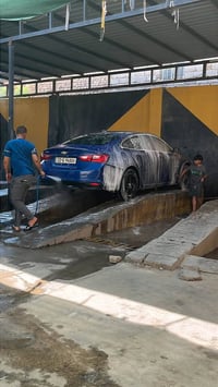 شوفليت ماليبو موديل 23 للبيع  لا تقارنها بل بيها قطعه وقطعتين  ماشيه ٧...