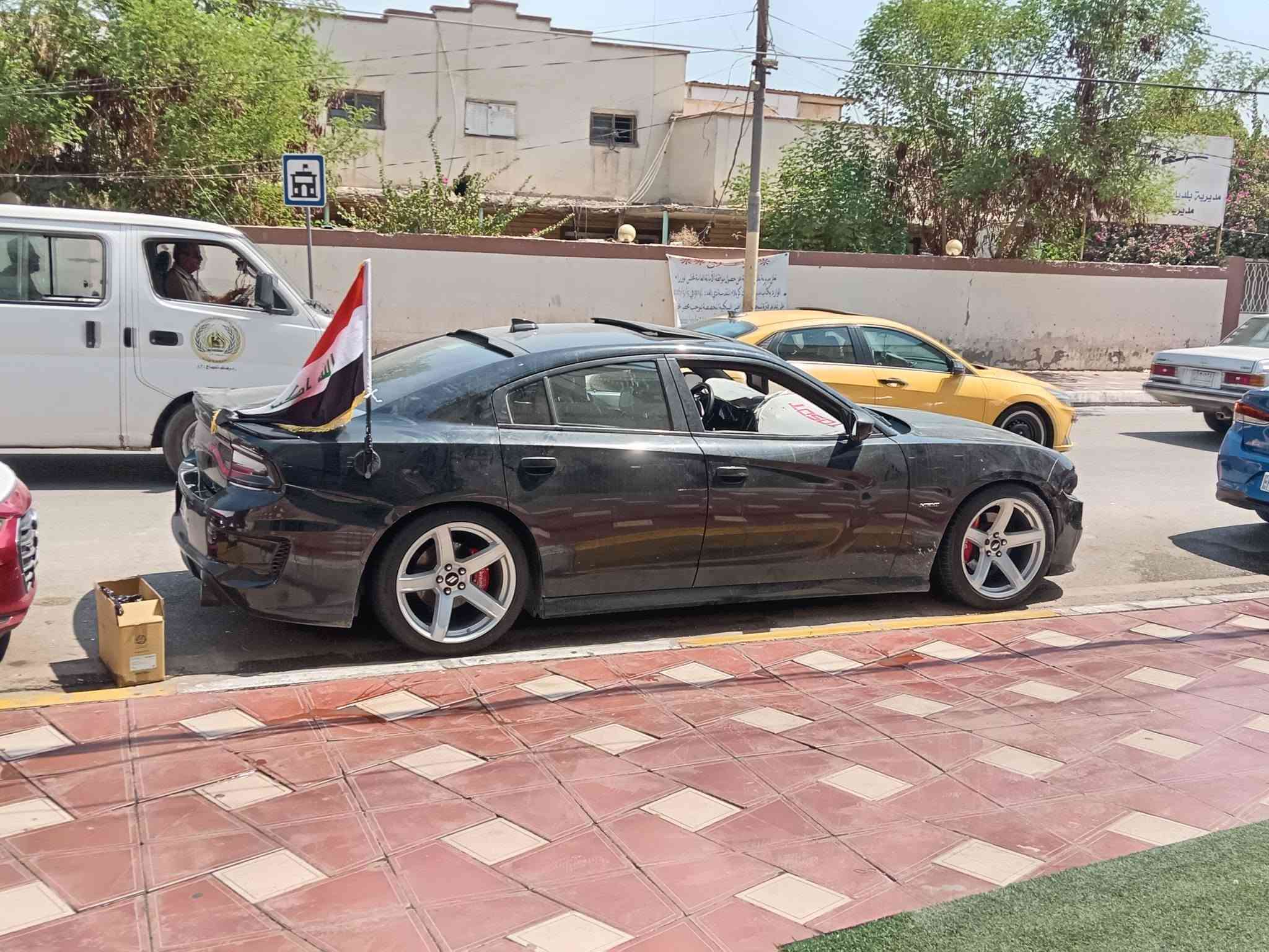 السلام عليكم اخوتي الاعزاء
رحمه الله والديكم الي تعجبه السياره اشلع عيوني وياخذه والي متعجب يترك تعليق اليق بي وباخلاقه وجوه مداس أصغر واحد بيكم
للبيع جارجر 2015 RT ماكس
. فول ماعدى الرادار
. فتحة سقف
. كشنات جلد تدفئه وتبريد وسترين تبريد تدفئه + تحكم ستيرن
. خزن ميموري + دواسة بانزين والبريك تحكم كهربائي
. ويل نجمه اصلي مكفول + تخم تاير
. گير ومحرك مال ١٨
. اكسل قفل 3.9 srt
. السياره مفرغه وصوت رعب 
. السياره كنديه بدون حادث بس بيه  قبق صندوك بي طخه بسيطه  ومبدل اصلي
نقص السيارة فقط كمبريسر تبريد. مبدل فريز جديد ومجموعه كامله مال تبريد بس كمبريسر لاطش 
سعر السياره 187$
عنوان السياره/ كربلاء / طوريج
*********** 
.

