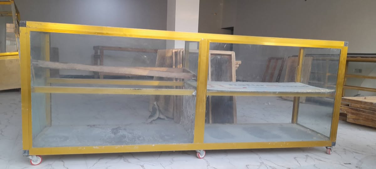 & البصرة &
ميز اللمنيوم جام عرض 
أرتفاع 90 + طول 2متر ونص + عرض 60
كامل بدون نقص .
السعر  125 الف . 

***********
