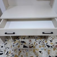 مكتبة دراسة جديد للبيع  السعر ٧٥الف  العنوان بغداد  الرقم, 07701099685