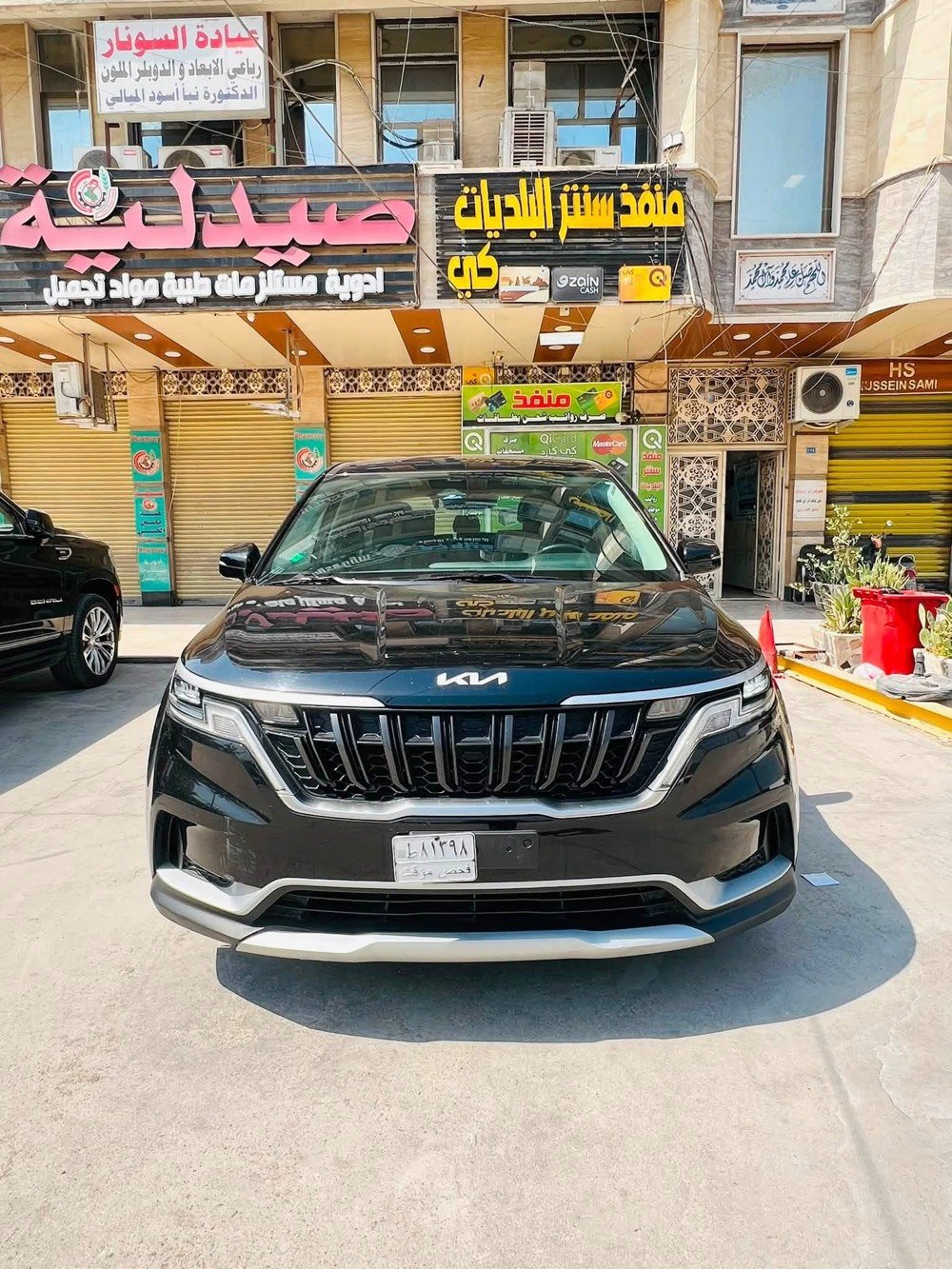 السلام عليكم كرنفال موديل ٢٤ هاي صور الحادث مالته الباب الخلفي بلادي وجملغ صبغ بدون رقم   
 موجوده بغداد بدون ارباك نص فول باب كهرباء وبصمه رادار تحديد مساره كشن جلد كشن كهرباء السياره بدون رقم موجوده بغداد
واتساب ***********
