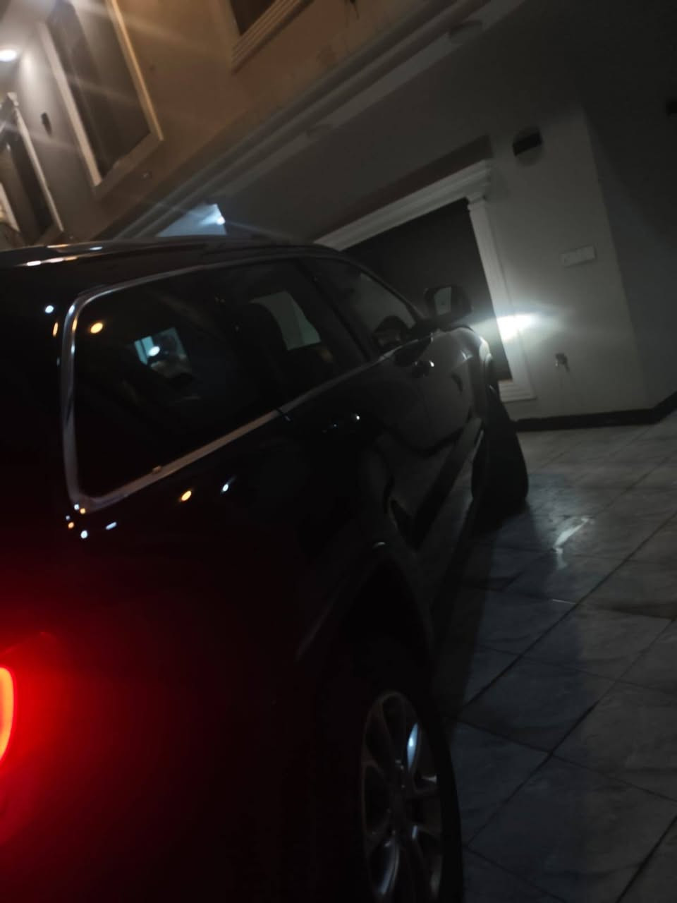 للبيع او للمراوس حسب قناعة 

Jeep Grand Cherokee Laredo
السنة: 2014
الوارد: خليجي 
اللون: أسود 🖤
المحرك: 3.6 لتر V6 Pentastar
القوة: 290 حصان
العزم: 353 نيوتن.م
ناقل الحركة: أوتوماتيك 8 سرعات
الدفع:  4×4
عدد المقاعد: 5
نوع الوقود: بنزين
المكيف: أوتوماتيك ثنائي المناطق
الشاشة: كبيرة 
المقاعد: جلد 
مثبت سرعة
حساسات ومزايا أمان متعددة
ABS + ESP + Traction Control
وسائد هوائية
الاستفسار الاتصال 
***********
