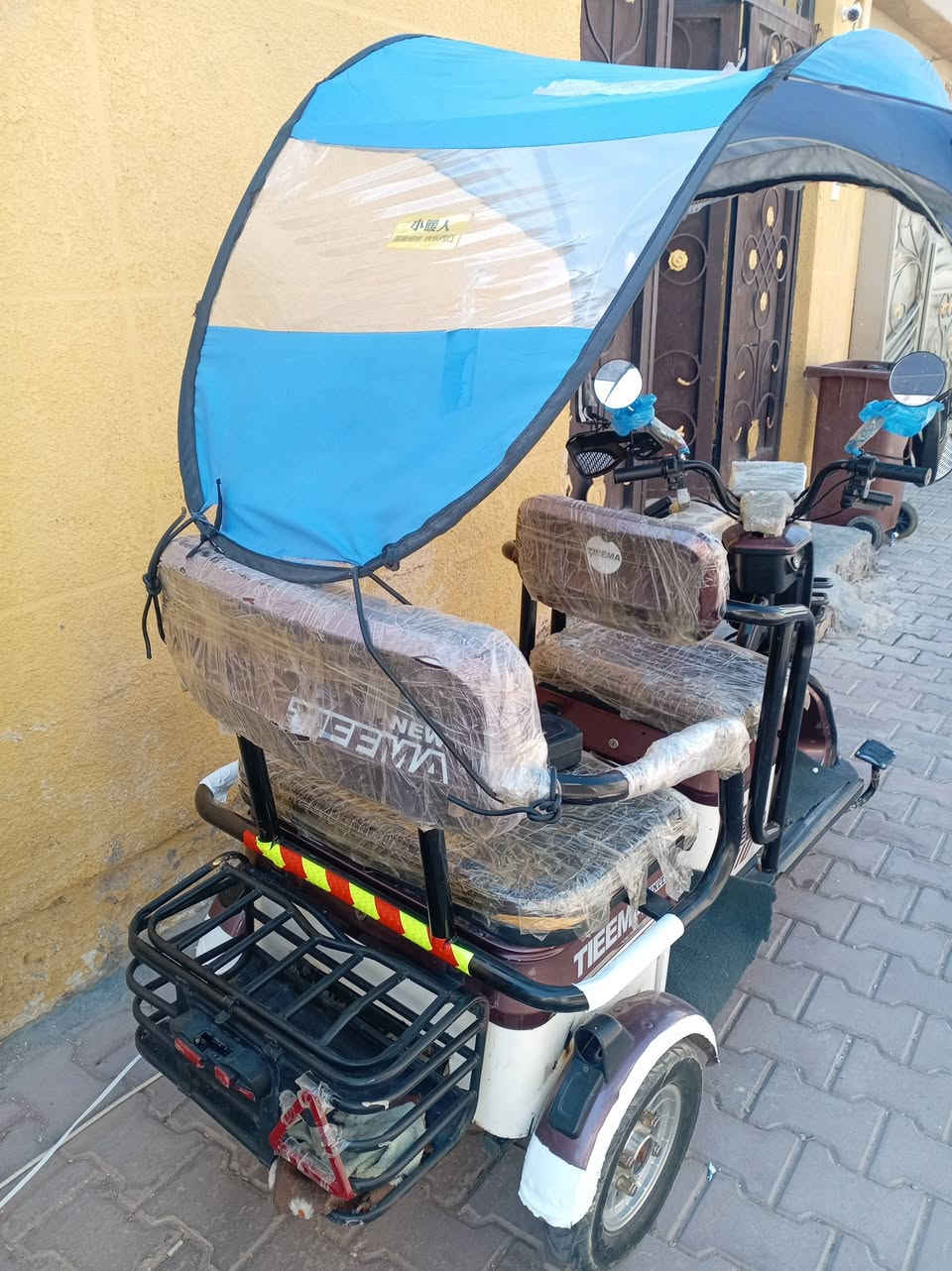 للبيع
ستوتة شحن 4 بطارية  ام 2 كشن نظيفة بطارية تقرأ ٨ ونص وبعضها تقرأ 9
السعر 700 الف وبها مجال
الاتصال ***********
