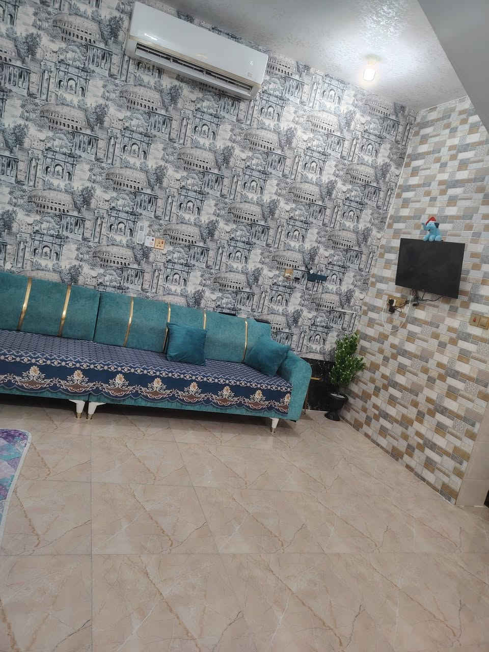 بيت  للوافدين المساحه ١٥٠ متر يم سيد مالك المختار على وجه ساحه تصال على هذا رقم ***********
