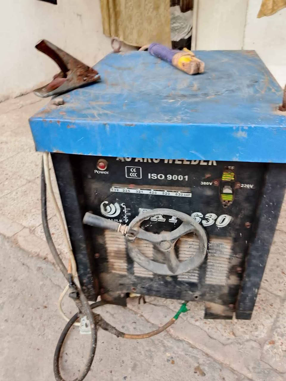 للبيع: ماكينة لحام كهرباء (AC Arc Welder 630)
السعر 250
رقم ;: *********** عمارة, ميسان
