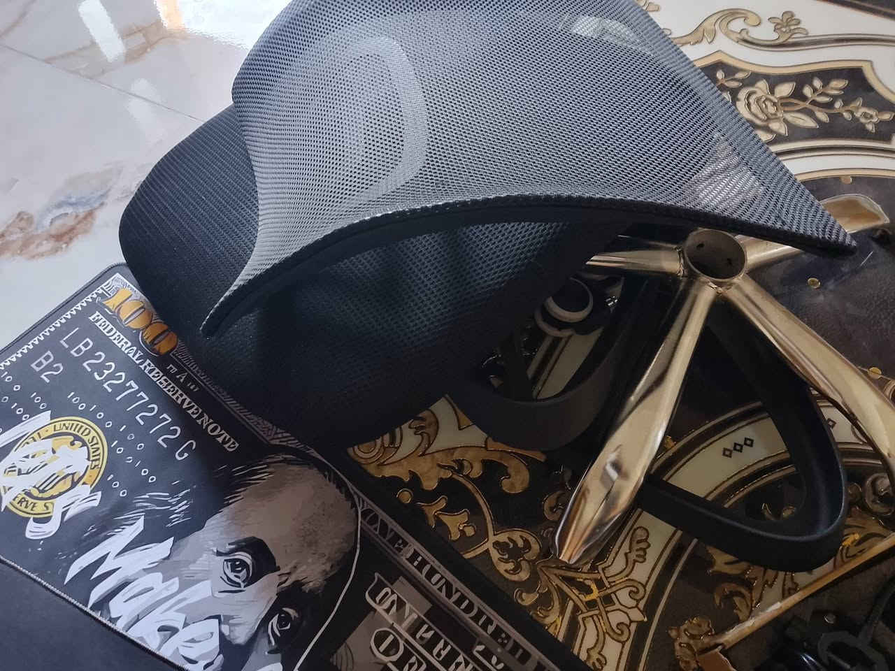 السلام عليكم
معالج : i5-8500 
رام : 16gb 3200rgb 
كرت : 1080ti 11gb
تخزين : m.2 512gb
بورد : z390 
بور سبلاي : gamemax 1050w platinum 
شاشه : Acer 165hz حجم ٢٤ و alhua 100hz حجم ٢٤ اثنينهم fullhd وياهم كرسي و ماوس و كيبورد و سماعه و يده و مايك و كيبلات كامله

 بعد معاناة وكاعد اجمع بي سي مالتي قرر ابوي يسوي خطوة جميلة هي يطردني من البيت ف اريد ابيع تجميعتي كامله وياها كرسي و شاشتين الي تفيده يراسلني سعرها مليون و ١٥٠ يعني تجيب ميز و فقط شد والعب

مكاني بغداد الدوره حي المعلمين 
7748406454
