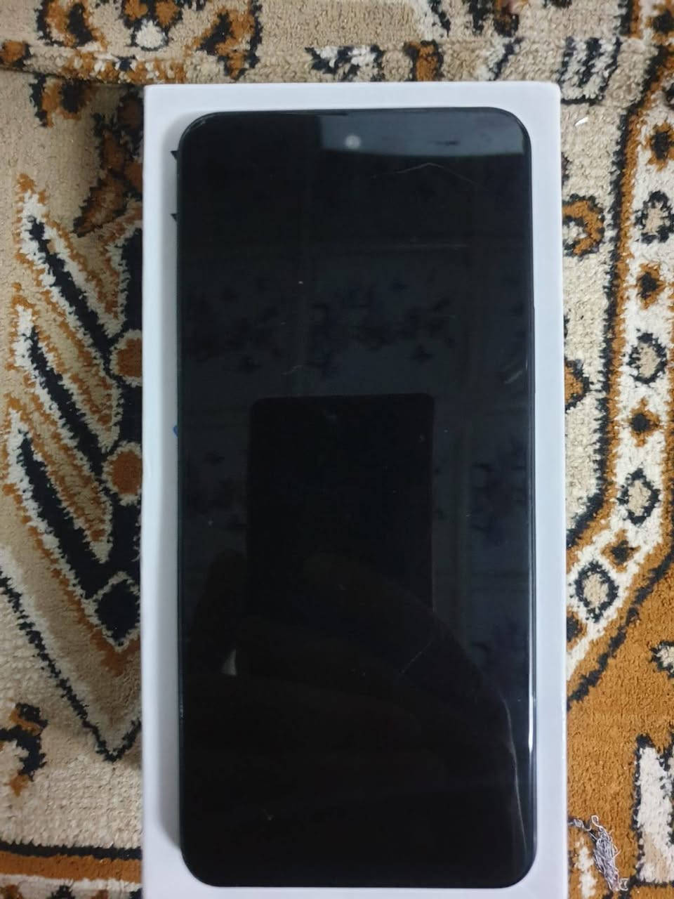 للبيع vivo Y28 مستعمل نظيف جدا
اللون: اسود / اخضر غامق
الحالة:مابي اي عطل، الكارتون موجود. و ما مبدل اي شي 
الذاكرة: 256GB 
الرام: 8GB 
البطارية: 6000 وشحن سريع
الملحقات: كارتون + شاحن 
السعر: 190 الف دينار نهائي/قابل للتفاوض البسيط
المكان: بغداد [الزعفرانيه ]
للتواصل: ***********
