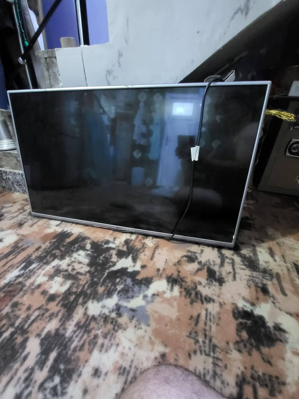 اغراض للبيع //شاشه LG ماخذيها 750قياس 42 نريدها 300....غساله ماخذيها 7اوراق نريدها 350/بنكة شحن الدكمه تشكل مالتها ب55/كلهن نظيفات واستخدام كلش قليل اقل السنه العنوان كربلاء طريق الحر للتواصل(***********)
