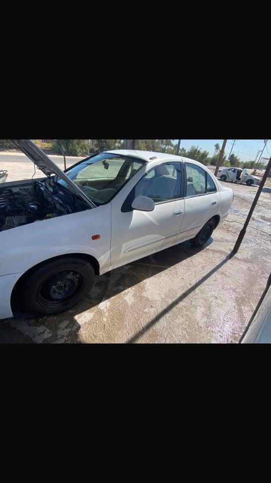 نيسان سني ياباني ٢٠٠٦
كير عادي 
السعر ٥٠$ 
صبغ جاملغ خلف السائق 
نقص مشط وبور انطيك مال كصه ويها
العنوان بغداد شارع فلسطين 
***********
