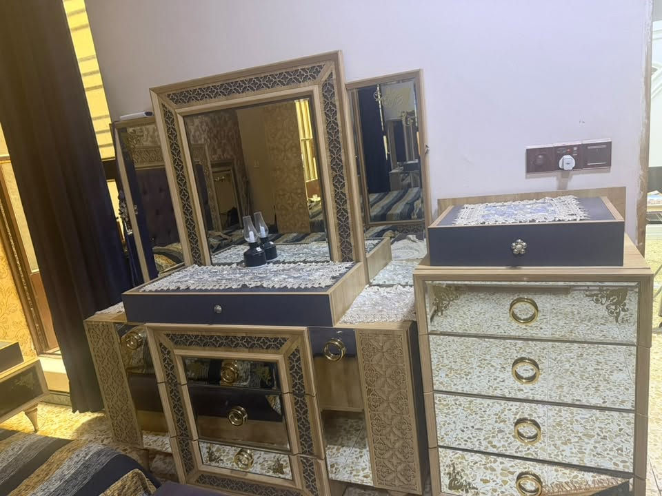 غرفة نوم • للبيع • واتساب