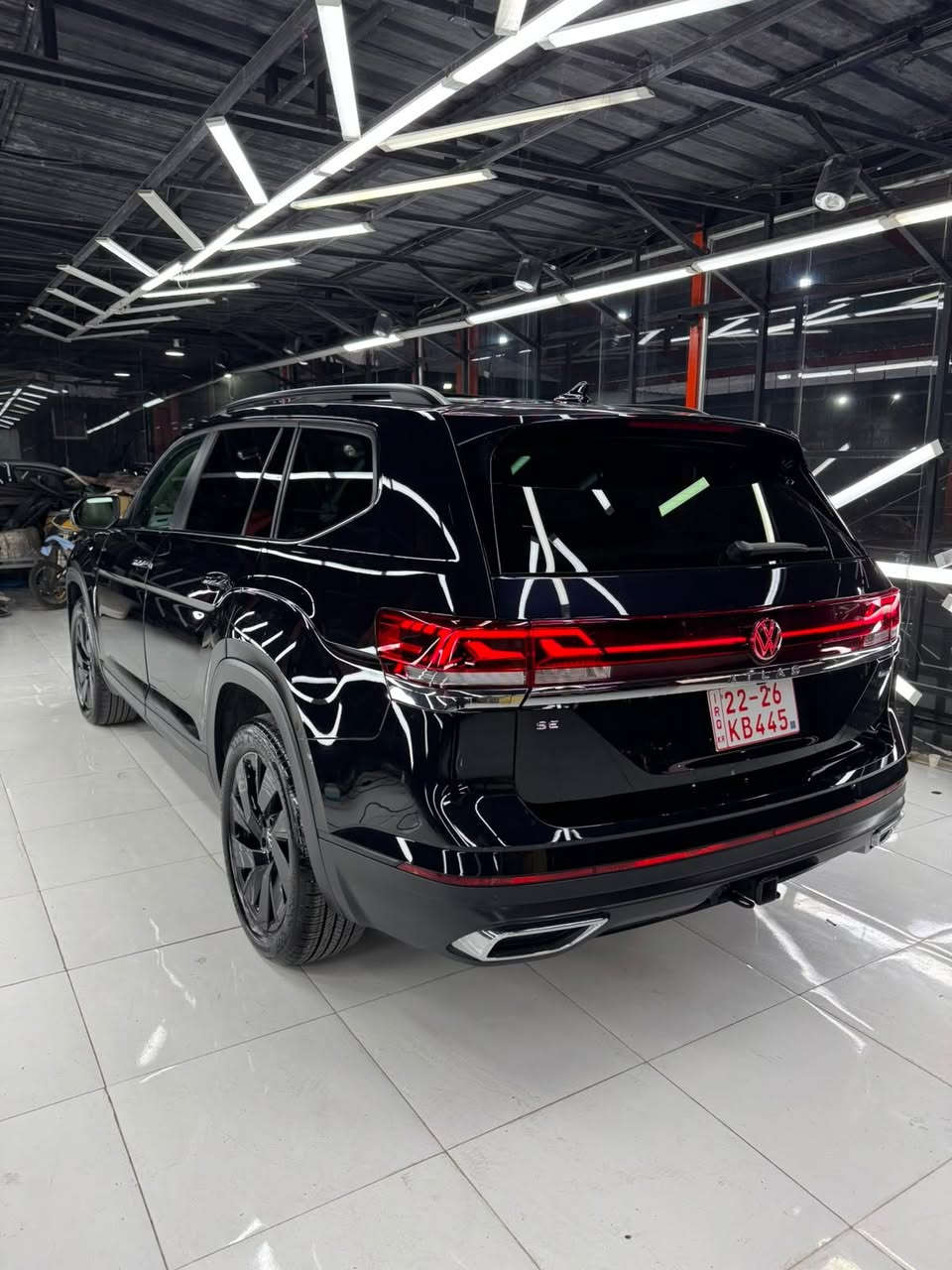 VW Atlas 2025 SE+ 
سياره بيها قطعتين ونص صبغ 
7راكب 
الشكل الجديد
بجم R-line premium
11  الف مايل 
فتل رادارات + حساسات
ويل 20
رقم الشاصي موجود بالصور 
يصمة 4 أبواب
بصمة تشغيل 
محرك 2.0 تيربو 
كافة تحكمات السيارة لمس تشغيل عن بعد
شفتات ستيرن 
‏‎صندوق شفط كهربائي
وضعيات قيادة 5 ايكو وسبورت 
انارة داخلية .. ليدات .. تحت الرجل 
لايت لد متحرك عدسات تتحرك مع ستيرن .. بك لايت لد 
‏‎رادار أمامي (تحديد مسار)
‏‎رادار جانبي (نقاط عمياء)
‏‎رادار خلفي (تحذير من الاصطدام)
‏‎تبريد مركزي لمس
‏‎كشنات جلد / كشن تدفئة / تبريد 
‏‎كشن كهرباء
‏‎دشبول ديجيتال
‏‎هاند بريك بصمة
كير بصمة 
‏Android Auto 
‏Apple Car Play 
‏‎مانع انزلاق+ABS
‏‎شاشة كبيرة لمس
‏‎حساسات خلفية .. امامية . جانبية 
‏‎تحكمات استيرن .. ستيرن تدفئة 
‏‎اوتو ستارت Auto start 
‏‎اوتو ستوب Auto Stop 
‏‎منافذ type C 
رقم كاتي وتترقم شمالي 
مكان السياره دهوك
سعر جدا مناسب
للاستفسار 
***********
*********** دهوك, العراق
