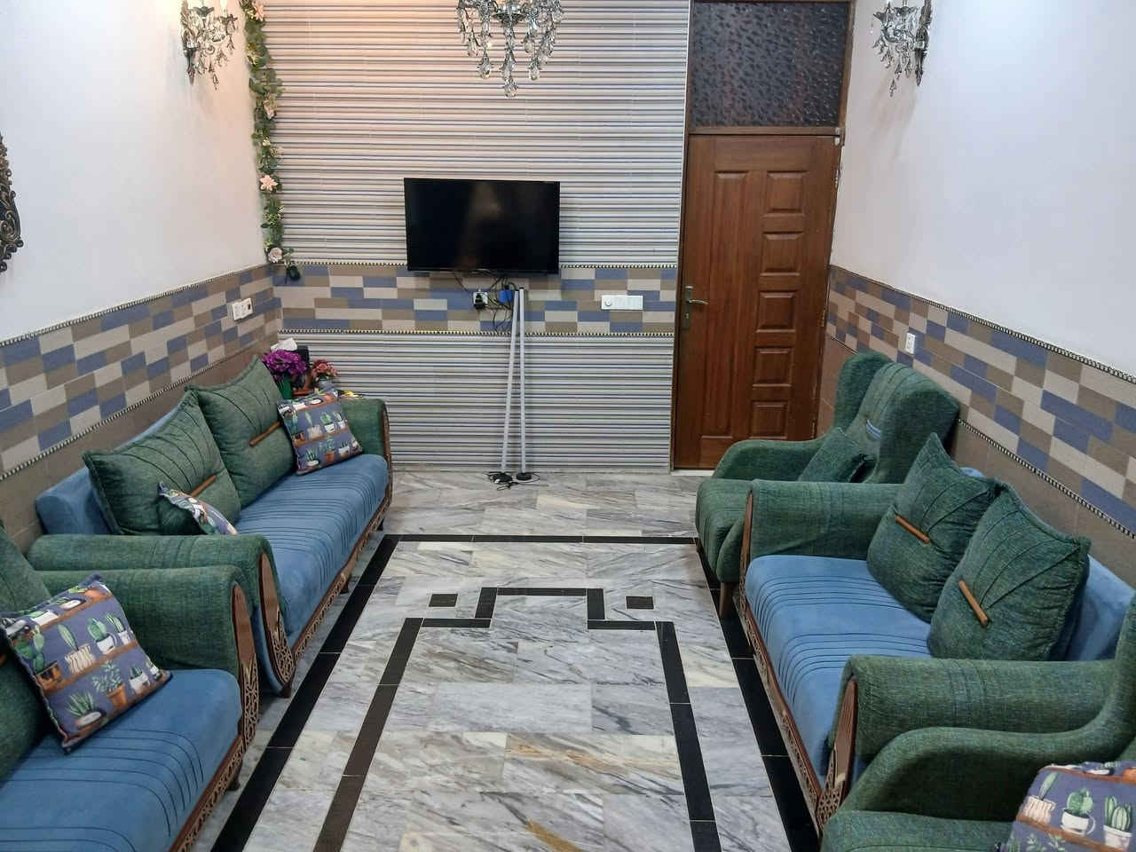 المكان بغداد العبيدي حي السفير هاتف 
*********** عشر مقاعد
