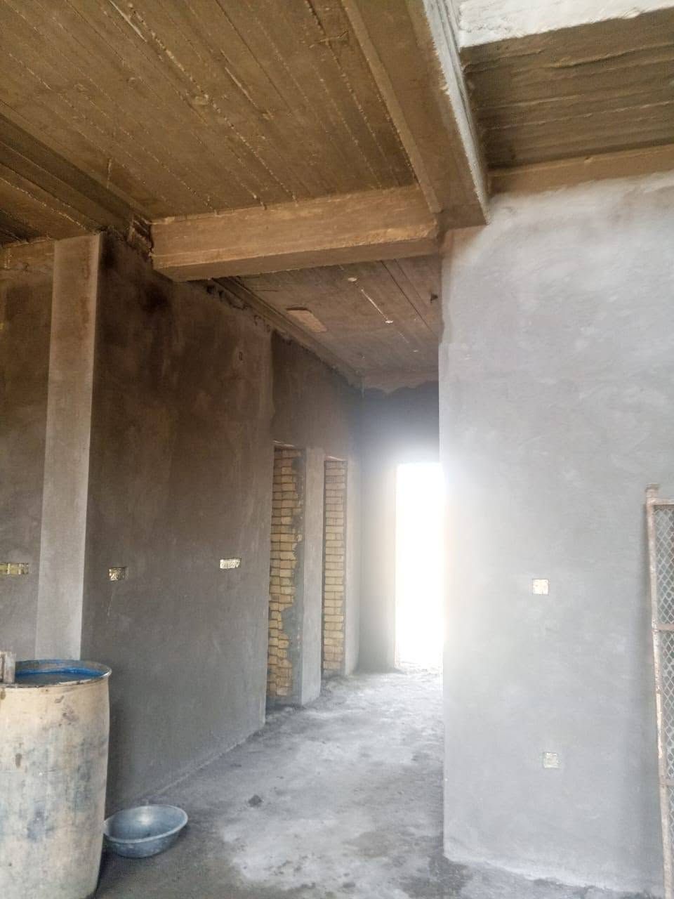 عملنا لبخ وصطار جص وبياض شقل درجه والى شرط ستلام مهندس مكان ناصريه فقط ***********
