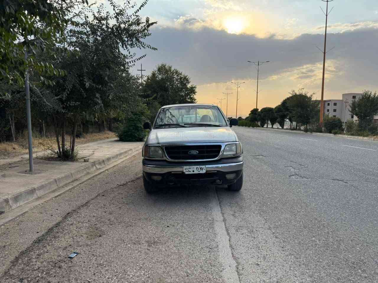 فۆرت f150
ئۆتۆماتیک ئاڕمی پلاسیکی سلێمانی بەشەرتی ئەولە یاتی مرور دەتوانیت بیخەیتەسەر خۆت مۆدیل  2002مەکینە  3000ی vvtiبەتە و شەش بستن.گێڕو مەکینە بەشەرت  تەبرد لەسەر سوچ  بێبۆیاخ  لێدرویەکی بان چەمەلغی هەیەو چاک نەکراوە وکەمێ کاڵبونەوەی بان بۆنید ی هەیەو لەوێنەکدا دیارە شێلمانێکی چاکی هەیەو ماڵی بارە
 نرخی   40 گەڵاو کەمێک  مەجال 
 ژمارەی ساحێبی سەیارە

***********
*********** السليمانية, العراق

