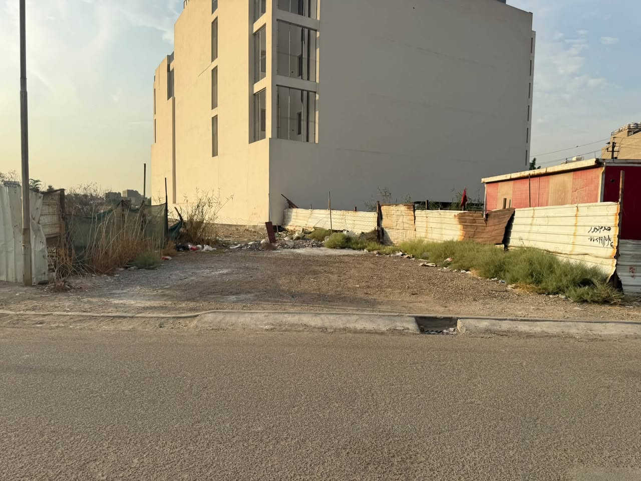 الغدير محلة ٧٠٢ • ١٧٠م • جاهز للسكن