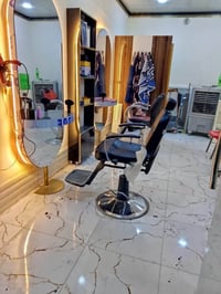 غراض للبيع ميوزه 2 وفاترينه وكرسي 07710237231 واتساب@إشارة