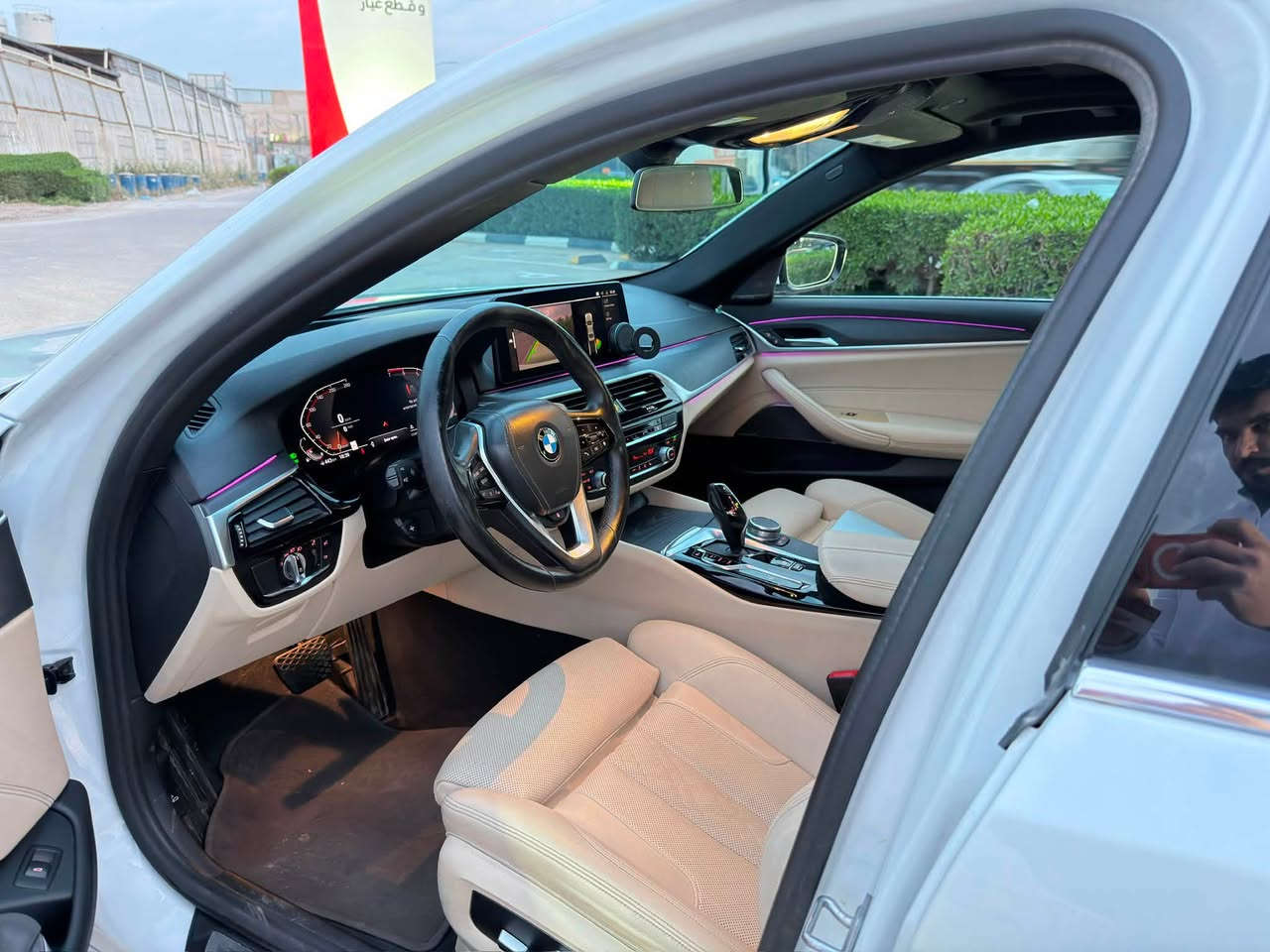 السلام عليكم
Bmw 530i 2022
كلين تايتل ( مكفولة تماماً ) 
ماشية 54 ميل

المواصفات
داتا شو 
سستم صوت هارمن كاردن
تدفئة كشنات وستيرن
رادار امامي
تحديد مسار 
سلايد
انارة داخلية محيطية ١٢ لون
 

للتواصل : ***********
