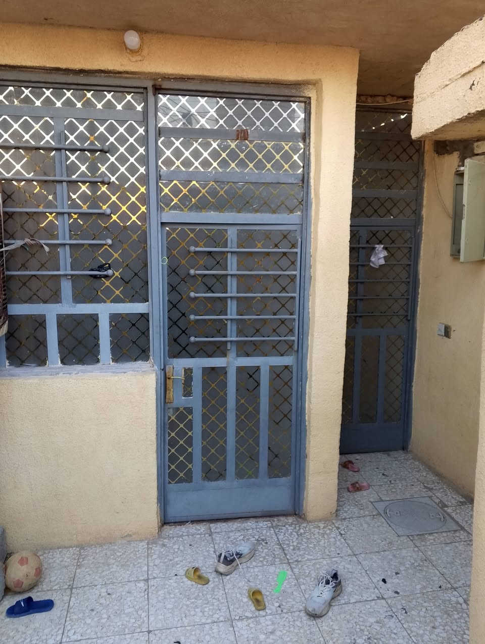 سلام عليكم بيت في جسر ديالى زراعي سند٢٥ المساعده ١٠٠ بيت بناء جديد وكاشي قريب على مستشفى الساهرين رقم صاحب الدار ***********
