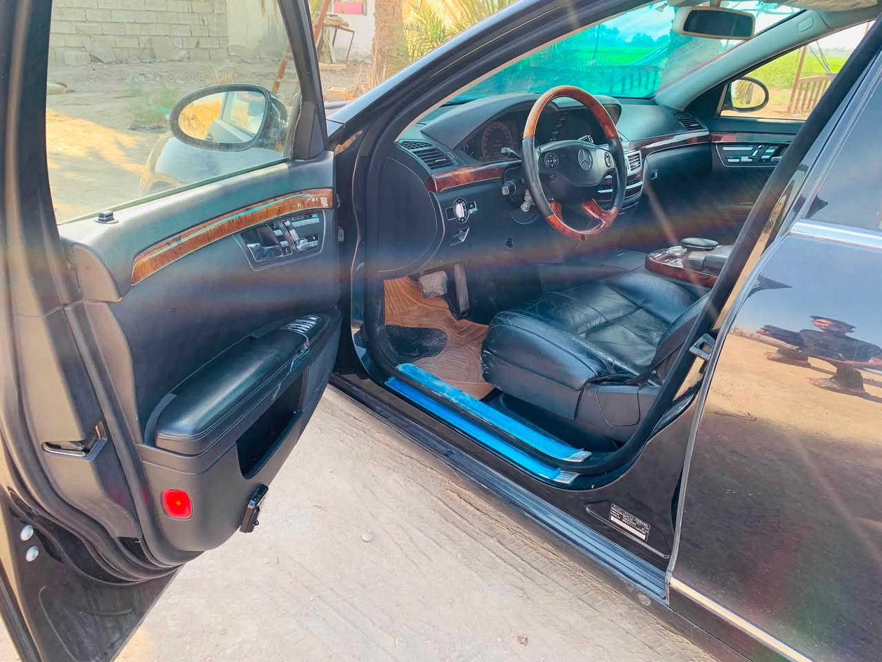 السلام عليكم مارسدس بنز s550 وارد يابان بيه دور جاملغ الخلفي صبغ بصيط الباقي كفاله فول واحد على واحد كلشي بيه شغال. مواصفات بعى معروفه الباب الطويل او شفط  وكلشي باين بلصور اي استفسار  *********** 
سعر سياره 190 بي مجال بصيط سياره ترقيم جديد قرار 102 بعده بريحت الشركه.
