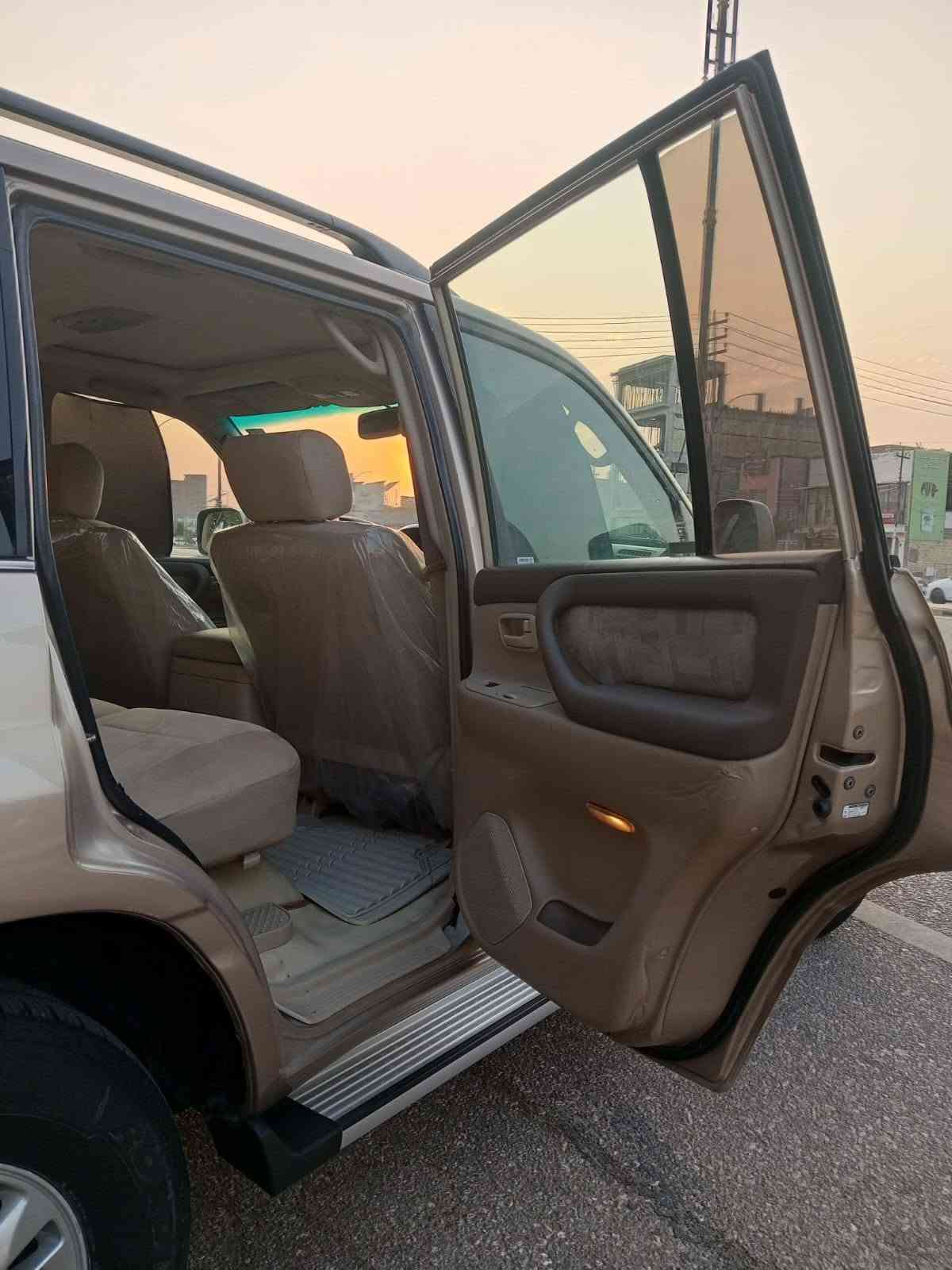 سلام عليكم لاندكروزر للبيع موديل 2003 فول مواصفات تخم تاير جديد تبريد كهربائيات كله شغال فتحه شاشه كامره ثلاث قطع تبريد 7 راكب ثلاجه كير اوتوماتيك مكينه 6 سلندر فور ويل دفع رباعي شغال سياره مكفولة من الضربه صبغ جماليه رقم بغداد انجليزي باسمي سعر 150 وبيها مجال رقم الاستفسار مكاني نجف***********
