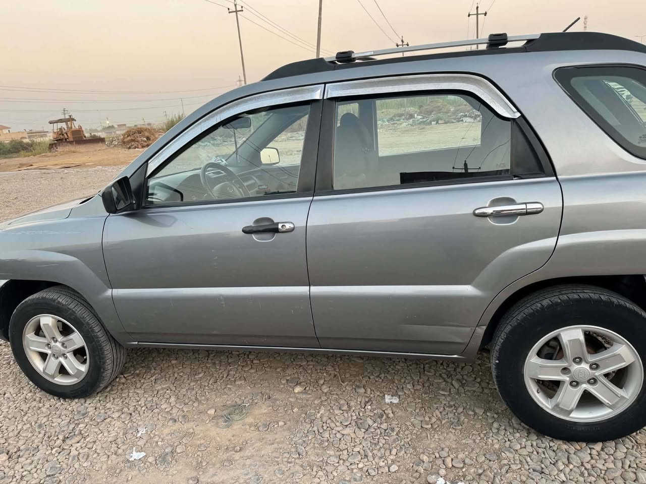 سبورتج 2009 مصبوغه حزام
مكينه  2000 جاهزه اي نقص ما بيها 
مكانها واسط الصويره 
السعر 95 بيها مجال
***********
