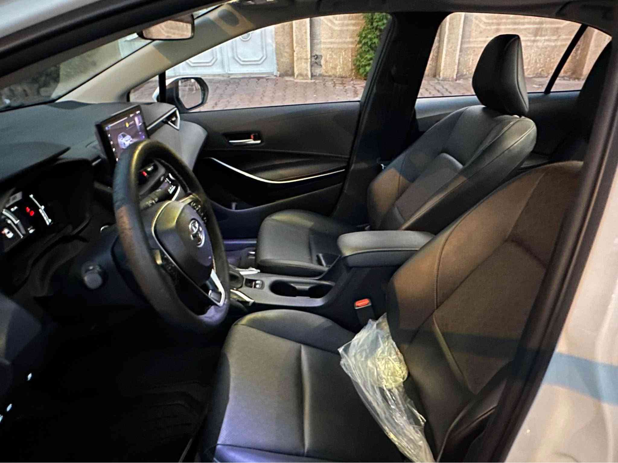 Corolla HEV 2025 
کرولا هایبرد ٢٠٢٥ 
١٤٠٠٠کم ڕۆشتووە
کوشن جلد و سلاید 
زۆو تازەیە 
بێ بۆیاخ و سارد و شوخت  
سلیمانی
*********** السليمانية, العراق
