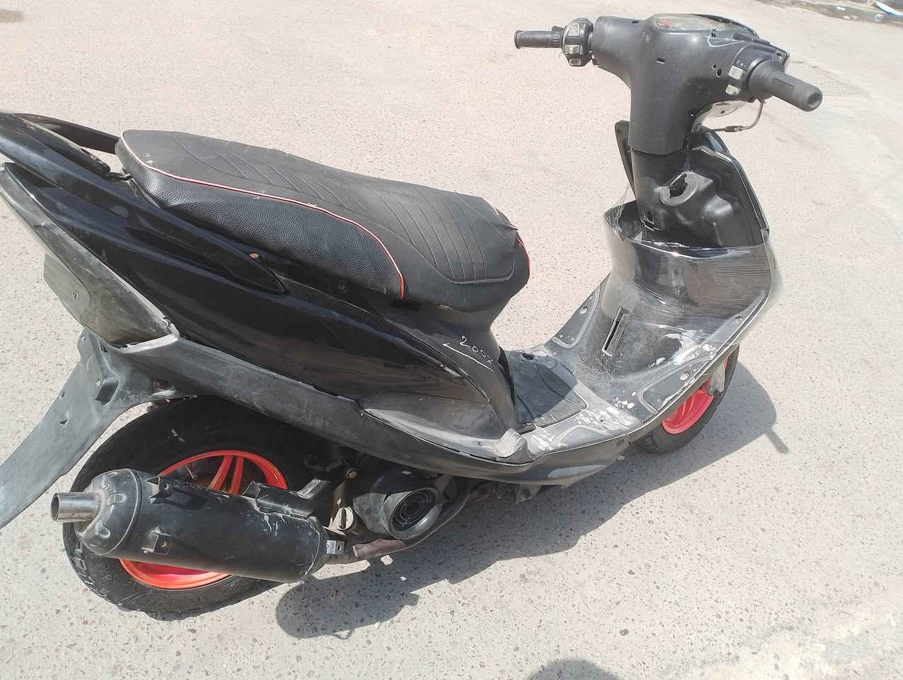 السلام عليكم ماكس عدله مكينه ناعمه خرسه حلوه دراجة نضيفه نكره 350بلديات الصحفيين ***********
