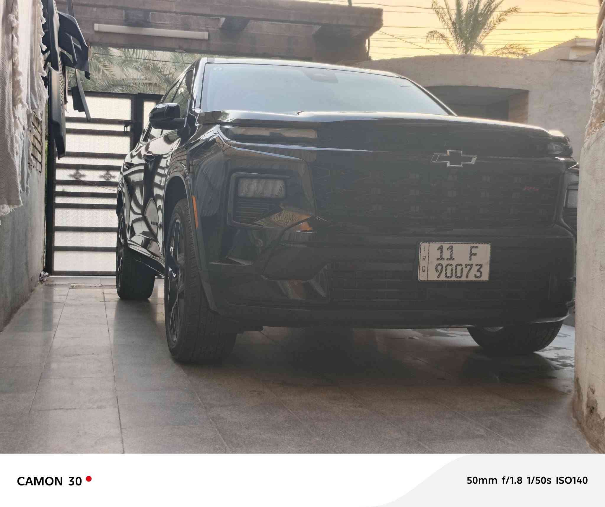 للبيع ترافرس RS حادث تخريب السعر 385 ورقه رقم بغداد مميز  صور  الحادث داخل المنشور الاتصال عله الرقم ***********

 *المواصفات الكاملة  ترافرس 2024 فئة RS* الفل:

*1. المحرك والاداء*
- *المحرك*: 2.5L تيربو 4 سلندر بنزين
- *القوة*: 328 حصان @ 5500 rpm
- *العزم*: 326 lb-ft @ 3500 rpm
- *القير*: 8 سرعات اوتوماتيك
- *الدفع*: دفع امامي FWD اكو نسخ دفع رباعي AWD
- *السعة*: 7 ركاب

*3. المواصفات الخارجية RS*
- *شباك امامي*: اسود لامع ستايل رياضي
- *السقف*: بانوراما سلايد + قضبان سقف سوداء
- *المرايات*: كهربائية تدفئة وطي + اشارة + تعتيم للسائق
- *الاضواء*: LED امامي وخلفي مع حركة ترحيب
- *مساحات*: Rainsense حساس مطر
- *الباب الخلفي*: كهربائي بدون يد Hands-Free dab5

*4. الداخلية والتقنية*
- *المقاعد*: جلد مثقب مع تدفئة وتبريد للامامي وتدفئة للصف الثاني
- *الستيرن*: جلد + تدفئة + كهربائي + زر تشغيل
- *الشاشة*: 17.7 انش LCD مع جوجل مدمج + ملاحة
- *الصوت*: Bose فاخر 10 سماعات + سبيوفر
- *التوصيل*: Apple CarPlay لاسلكي + Android Auto لاسلكي + واي فاي هوتسبوت + شحن لاسلكي
- *المناخ*: اوتوماتيك متعدد المناطق + مكيف خلفي
- *لمسات RS*: تطريز RS بالمقاعد، ستيرن مسطح، خياطة حمراء ba9e3ce5dab5feef

*5. الامان*
- *كاميرا*: 360 درجة HD + كاميرا خلفية مع غاسلة
- *مساعدات*: رادار تكيفي Adaptive Cruise، تنبيه تصادم امامي وجانبي، تنبيه خروج من المسار + مساعد بقاء بالمسار
- *نقطة عمياء*: موجود
- *فرامل*: ABS + مساعد فرامل + ثبات الكتروني
- *ايرباك*: متعدد dab5ba9e83ee

*6. اضافات مهمة*
- *سحب*: Tow Package موجود
- *كراسي الكابتن*: بالصف الثاني
- *الطي*: الصف الثاني والثالث كهربائي
