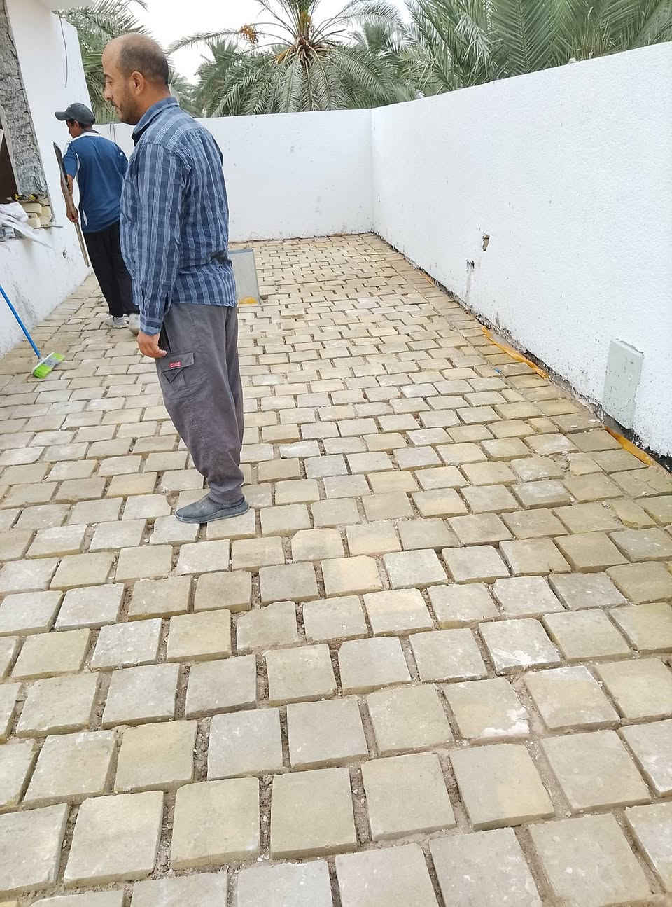 خلفة بناء • تطبيق فرشي • واتساب