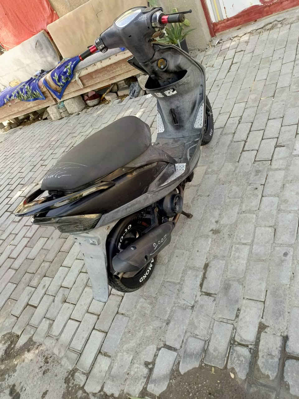 ماكس عدله شلعه ومعدل شاير سكنات لايت ثلجي نشره رماش بريكات خلفي ومامي شغالات دراجه ما بيها اي نقص كامله مكمله كفرات 4 ولفات مكينه 49 كفاله نضوح تبخير تنقيص كامله من تاير للتاير سعر 600 مكاني الحسينيه مال راشديه بغداد ***********
