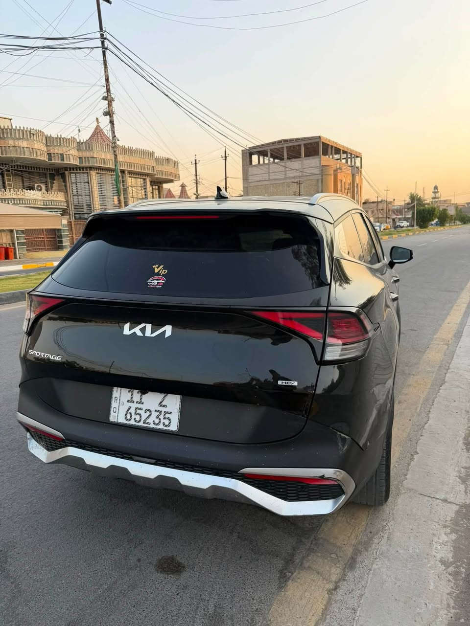 السلام عليكم
🚘 للبيع كيا سبورتج 2023 هايبرد – فئة EX

سيارة مرتبة ونظيفة، بمواصفات مميزة واقتصادية بفضل نظام الهايبرد.

🔹 الموديل: 2023
🔹 النوع: هايبرد
🔹 الفئة: EX – فول أوبشن عدا الفتحة
🔹 الممشى: 108 ألف كم

⚠️ الأضرار:

* حادث جاملغ خلفي جهة السايق
* باب خلف السايق مبدل ومصبوغ
* باب السايق صبغ نصه

💰 السعر: 195 ورقة، قابل للتفاوض للجادين فقط.

📍 الموقع: زيونة / البلديات
📞 للاتصال: ***********
