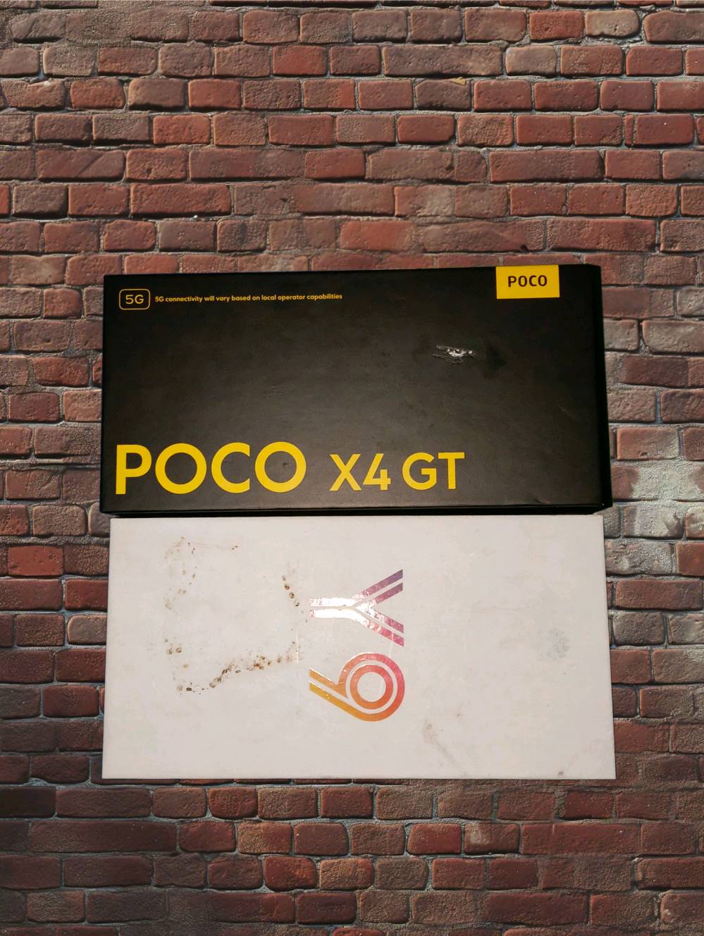 بوكو X4 GT • ٨/٢٥٦ • شاشة مكسورة
