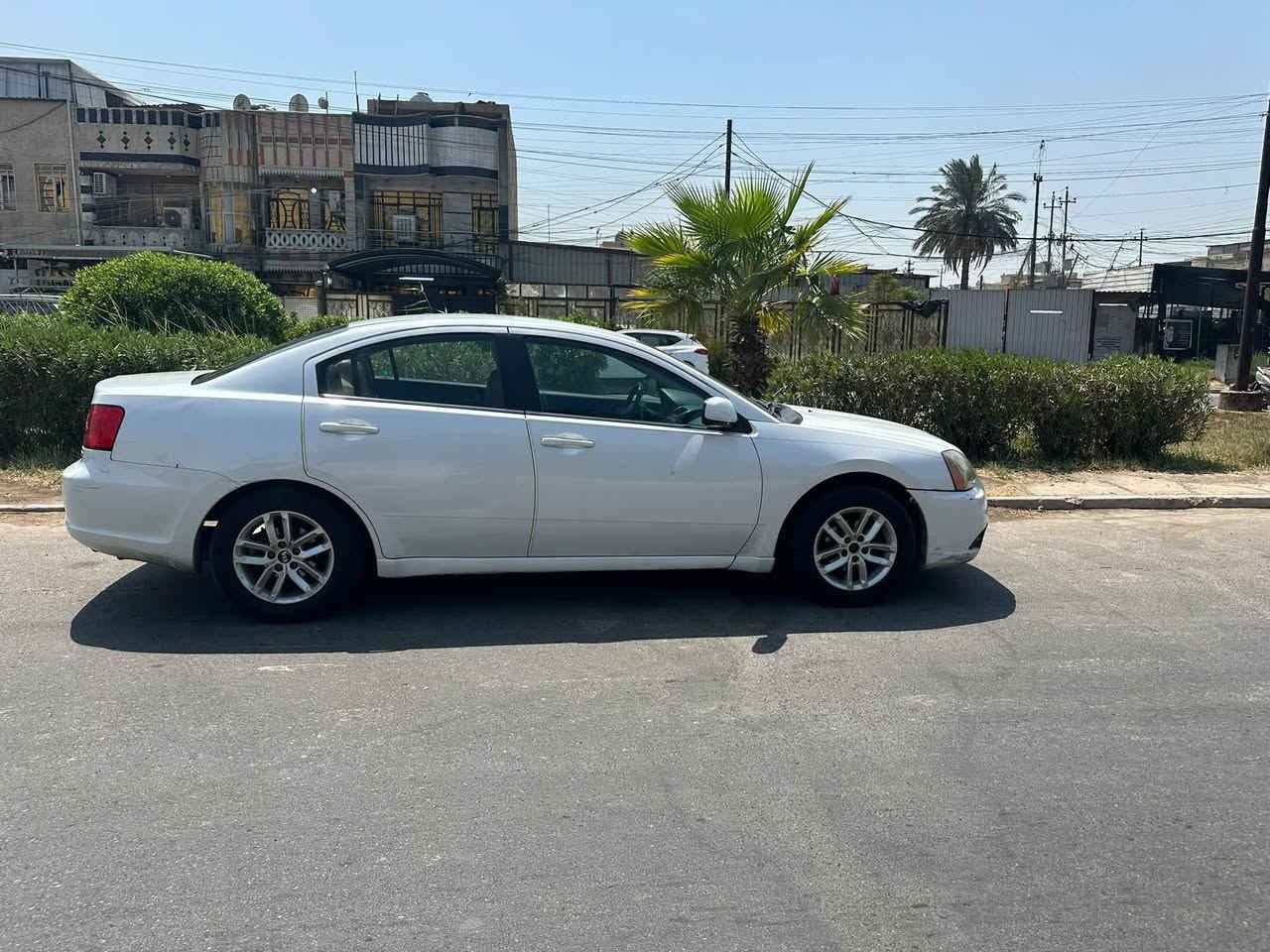 ميتسوبيشي جالنت 2012 وارد أمريكي  بدون
حادث
محرك 2400
كير أوتوماتيك 
طخات بسيطه ماشيه 138 الف ميل

السياره بااسمي رقم بغداد

رايدها 9000 $

مكان السياره بغداد حي اور

***********
