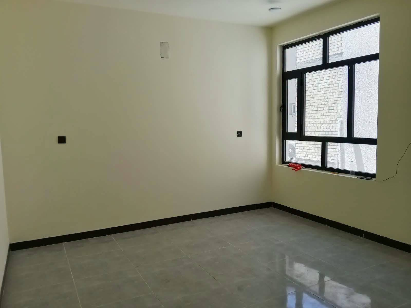 🏠 دار للبيع - حي الجهاد / منطقة الأساتذة
موقع مميز جداً - قريب على شارع الأربع شوارع

📍 العنوان: بغداد - حي الجهاد - منطقة الأساتذة

📐 المساحة والواجهة:
• المساحة: 125 متر • الواجهة: 6.25 م • النزال: 20 م • الواجهة: بورسلين اسباني فاخر 
🏗️ تفاصيل البناء - بناء حديث ومرتب:

الطابق الأول:
كراج سيارة + صالة واسعة + مطبخ بارد وحار + هول داخلي كبير + شلال داخلي + غرفة نوم + صحيات + منور خلفي

الطابق الثاني:
3 غرف نوم + 2 صحيات منفصلة

الطابق الثالث:
غرفة نوم كبيرة + مطبخ + صحيات + سطح أمامي

✨ بيت نظيف وجاهز للسكن، بناء درجة أولى.

للاستفسار والمعاينة:
📞 ***********
📞 ***********
