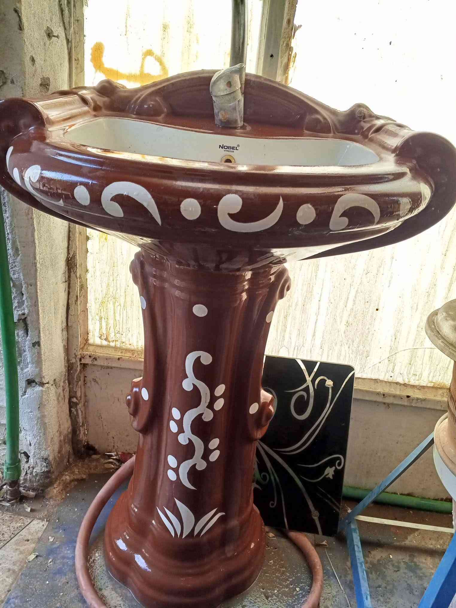 السلام عليكم اغراض للبيع حبه ب 20 جهاز جري رياضه ب 50 موتورات ماي اثنين ب 30 قفص ب 30 مغسله ب 50 رقم الموبايل***********
