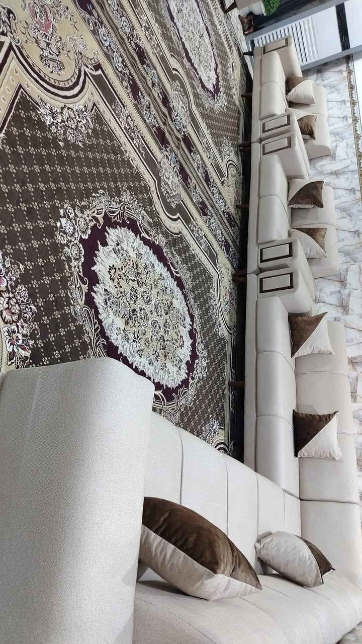 من رخصة ألادمن
ديوان كورنر ٢٠ مقعد ١٤ متر ونص موديل جكليته لون أوف وايت مطعم ب جوزي بيه قنفتين مفصوله مع زاويه جديد شغل معمل خشب بلوك اسود كله الثقيل خالي من ال ان دي اف سمك ١٦ ملم جسور القواطع جام روسي مساطر سفنج مضغوط مميز أول مع طبقه اكسترا طبي بولستر قماش كتان ناعم تركي ضمان حقيقي ٥ سنوات اتصال *********** متوفر واتساب
