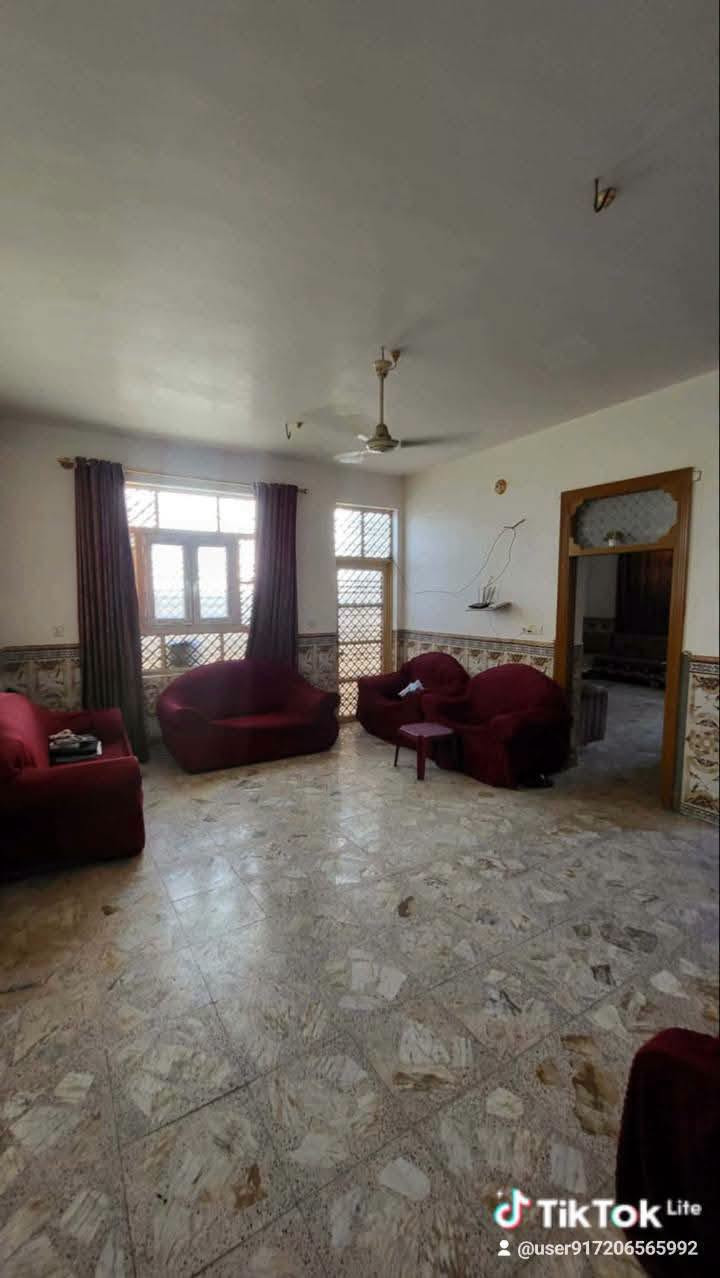 دار البيع المساحه 200 متر طابو زراعي سند 25اقرار محكمة
العنوآن النجف كوفه علوه الفحل خلف شارع الفلل 

غرفتين استقبال صالة مطبخ منور عدد2

صحيات داخلية وخارجيه 

البيت على شارع تبليط 10 متر 

اناره ليليه  كافه الخدمات 

البناء طابوق 🧱 
 الارضيه مع السقف كونكريت 

للأستفسار خاص ***********وتساب 

 في شارع الفلل قرب مخزن الموز

نص مكتوب في الصور:
- TikTok Lite
- @user917206565992
- Tik Tok Lite @user917206565992