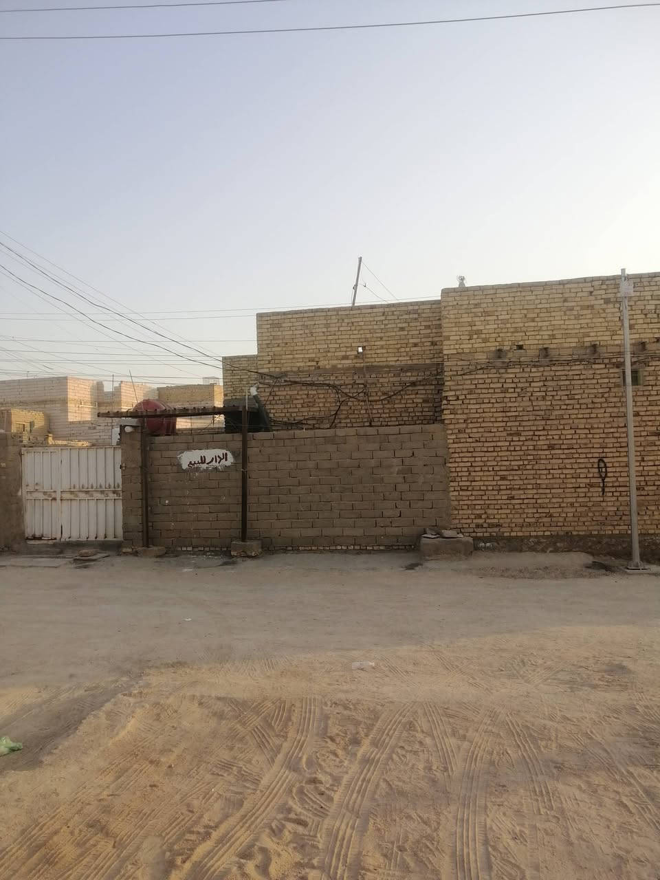 سلام عليكم
بيت زراعي للبيع    👉👉

مساحه  200  متر  👉👉

شارع  الخضر  👉👉

السعر البيت   80 مليون    بيه مجال 👉👉

اتصل علئ رقم  ***********
