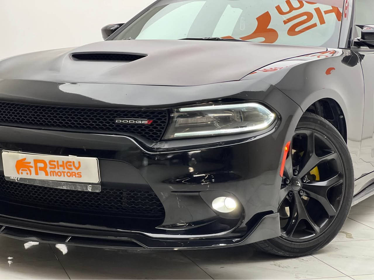 Dodge charger 2019 GT
دودج جارجير 2019

 مواصفات GT  
عليها غرامات ١١ ورقة تنزل من السعر 

مكينة 6 سلندر حجم 3.6لتر 
ضرر السيارة ثلاث قطع صبغ   

رقم الشاصي موجود ويه الصور …
وبسعرررر  ($18,000)

مكان السيارة ….

معرض ارشيف _R-shev دهوك
رقم 51 من معارض التيرمينال

***********
*********** دهوك, العراق
