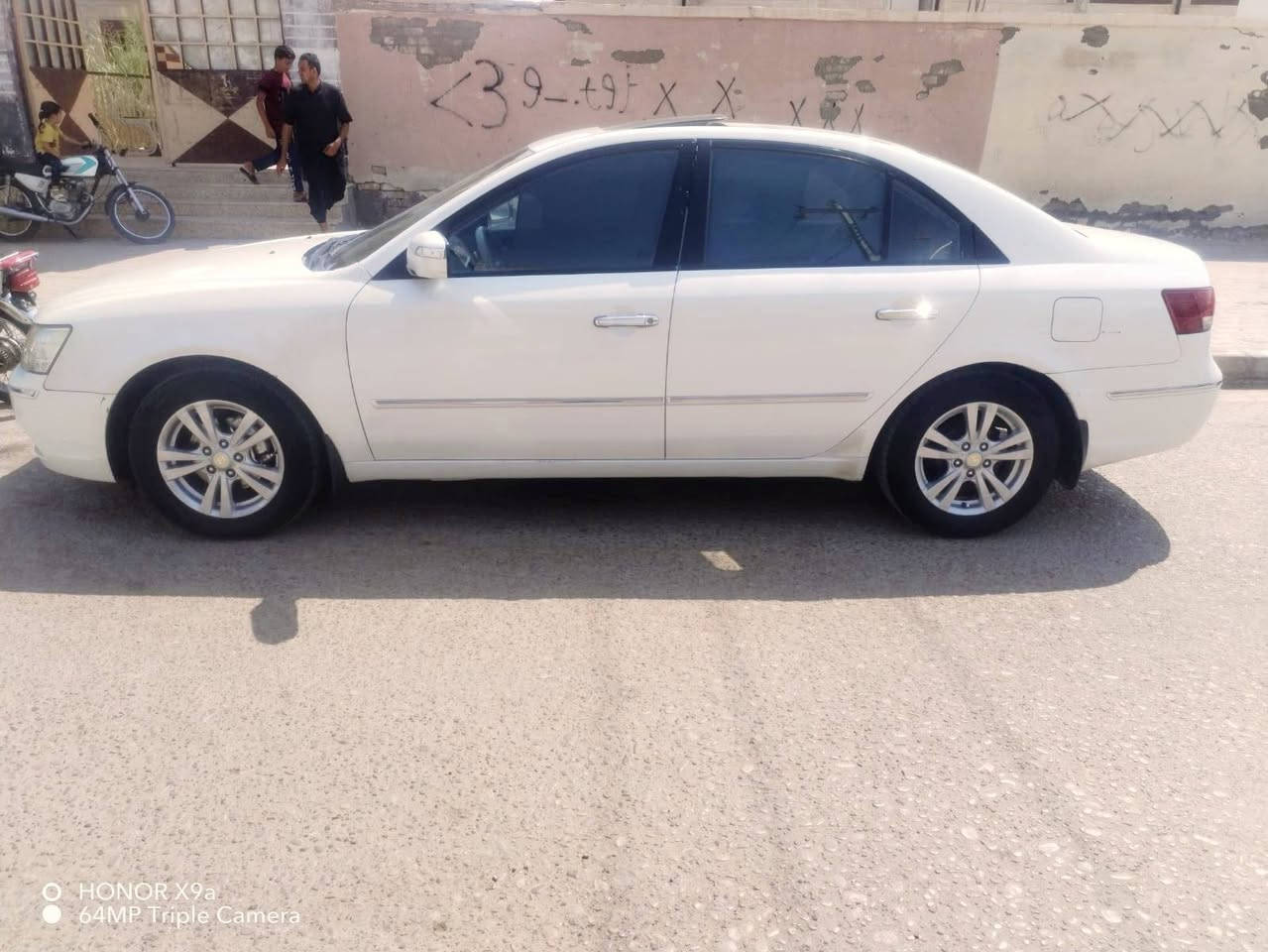 سوناتا موديل ١٠ رقم بغداد انكليزي مكان السياره (ميسان مركز) شرط التحويل ثاني يوم سعرها ١١٠ بيها تبديل بنيد وجاملغ امامي مصبوغ تخم تاير تبريد ***********

نص مكتوب في الصور:
- HONOR X9a 64MP Triple Camera
- HONOR X9a
- 64MP Triple Camera
- HONOR X7a