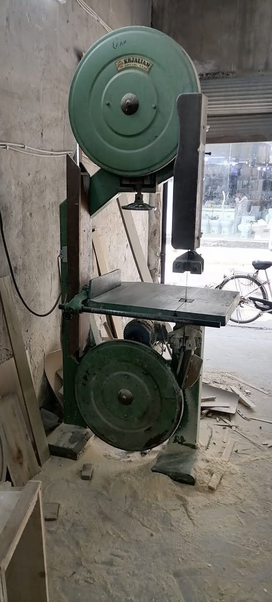 السلام عليكم
للبيع مجموعة تركية نظيفة خالية من الكسر واللحام قياس 2100 خمس عمليات +منشار لولبي صناعة سوريا قياس ٦٠سم نظيف جدا الماكينات موجودات بالفلوجة اللي يرغب بالشراء التواصل عالرقم ***********
