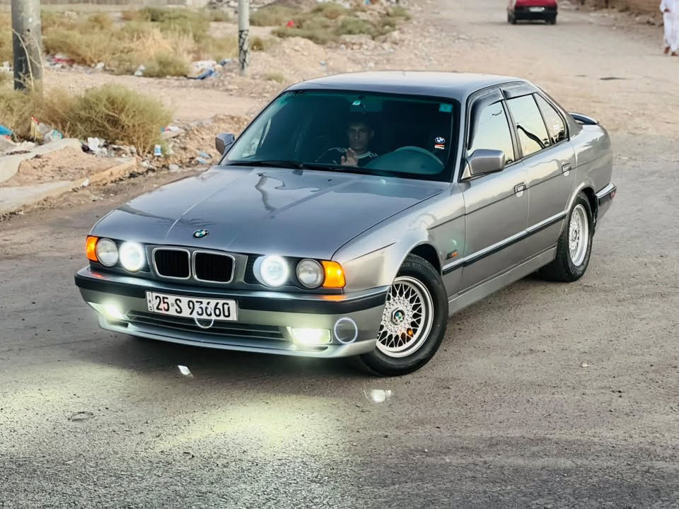 للبيع BMW 525i
حجم 525i اصل
صبغ جماليه بدون ضربه ومعجون شرط 
 موديل 92

 محرك مسكر فانوس

 كير اوتماتيك

كير ومحرك شرط

 تحويل مباشر

 بجم عريض 

 تخم تاير جديد

 حداديه جديده 

 تبريد شغال ثلج ❄️ 

اربع سماعات ودمام 
غرفه جديده 

بطاين 4 جديد

 كهربائيات مكفوله كلها شغاله

 كشنات مخمل 

 السياره مال جناي  شرط احلى من الصور

مكان السياره تكريت 

السعر 65 وبيه مجال

للستفسار ***********
