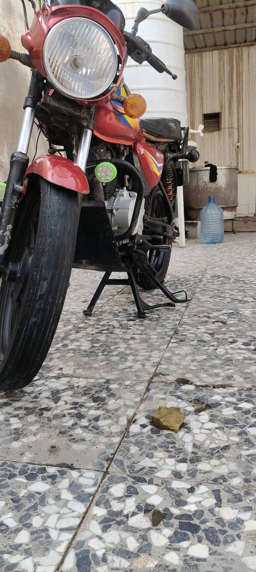 بوسكر للبيع رقم وسنويه بأسمي  دراجه حلوه نظيفه مديل 2020 كلشي شغال سلف كهربائيات مفتوحه وبيها صوت لو زنجل لو مساطر محرك
مكاني البصرة كرمه علي ابو صخير رقمي  ***********
سعرها مليون وثمانمئة
