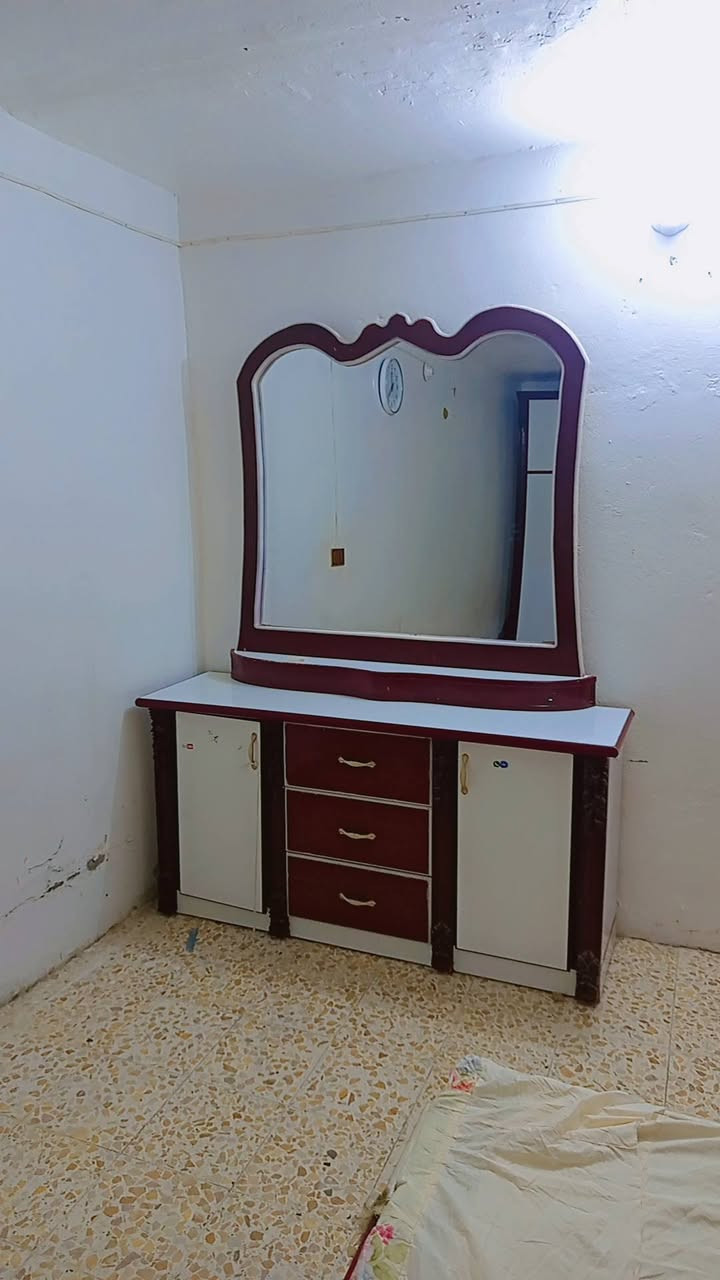 غرفة نوم • نجارة عراقية • نظيفة