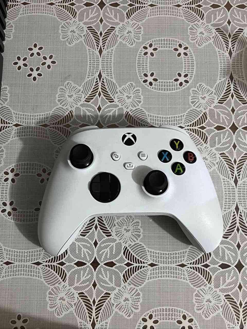 اكس بوكس سيريس اس واحد تيرا مستعمل - Xbox Series S 1TB
• واحد تيرا 
• ⁠انتاج ٢٠٢٤ 
• ⁠كامل ملحقات
• ⁠لوك ستيكر مامفتوح نظافة 100% قطعة نظيفة متتفوت والله
• ⁠مع الكارتونة الاصلية واليدة الاصلية
________________________________
ايضا متوفر :-
يو بي اس فاربر 850VA
بطاريات شحن لليدة Dobe
قاعدة تبريد وشحن لليدة Dobe
(من احسن النوعيات بالسوك)
حساب يحتوي على العاب مملوكة (مو حسابات مشتركة يعني تلعب براحتك) وهنة 
Fc26 
Lies of p
Resident evil 4 remake

(سعر الجهاز لوحده) ٦٢٠ الف وبي مجال بسيط

اما
سعر الجهاز هو وهاي الاغراض كلها حيكون ٧٠٠ الف والسعر جدا مناسب مقارنة بنظافة الجهاز وروح شوف السوك بيش جاي يعرضون الاجهزة

للتواصل تفضل خاص او راسلني عالواتساب 
***********

++++ 
هدية وية الجهاز 🎁
حسابات مشتركة
Pragmata
WWE 2K26
