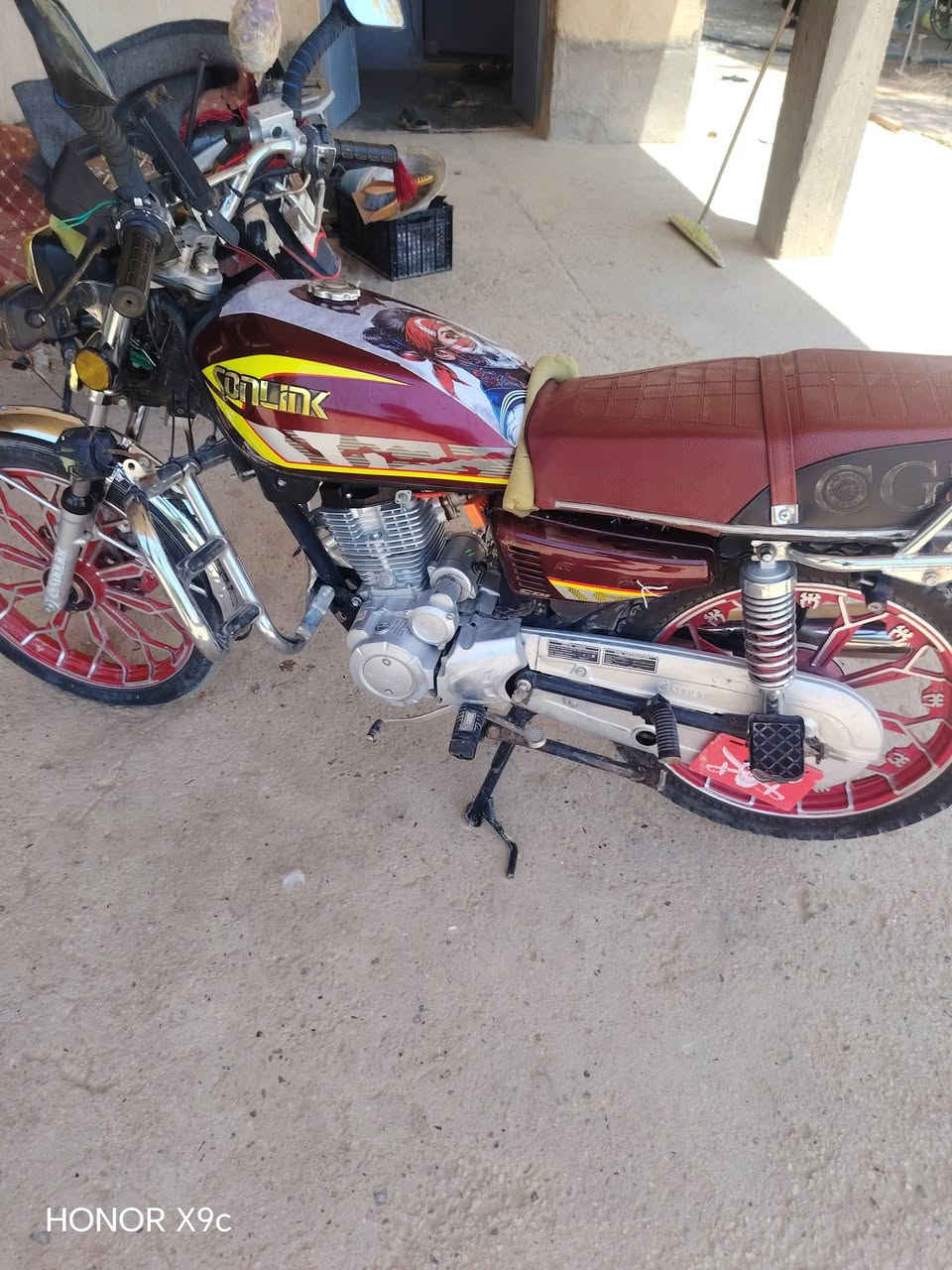 موطور للبيع موديل 24محركه 200سعره 600وبي مجال   ***********
