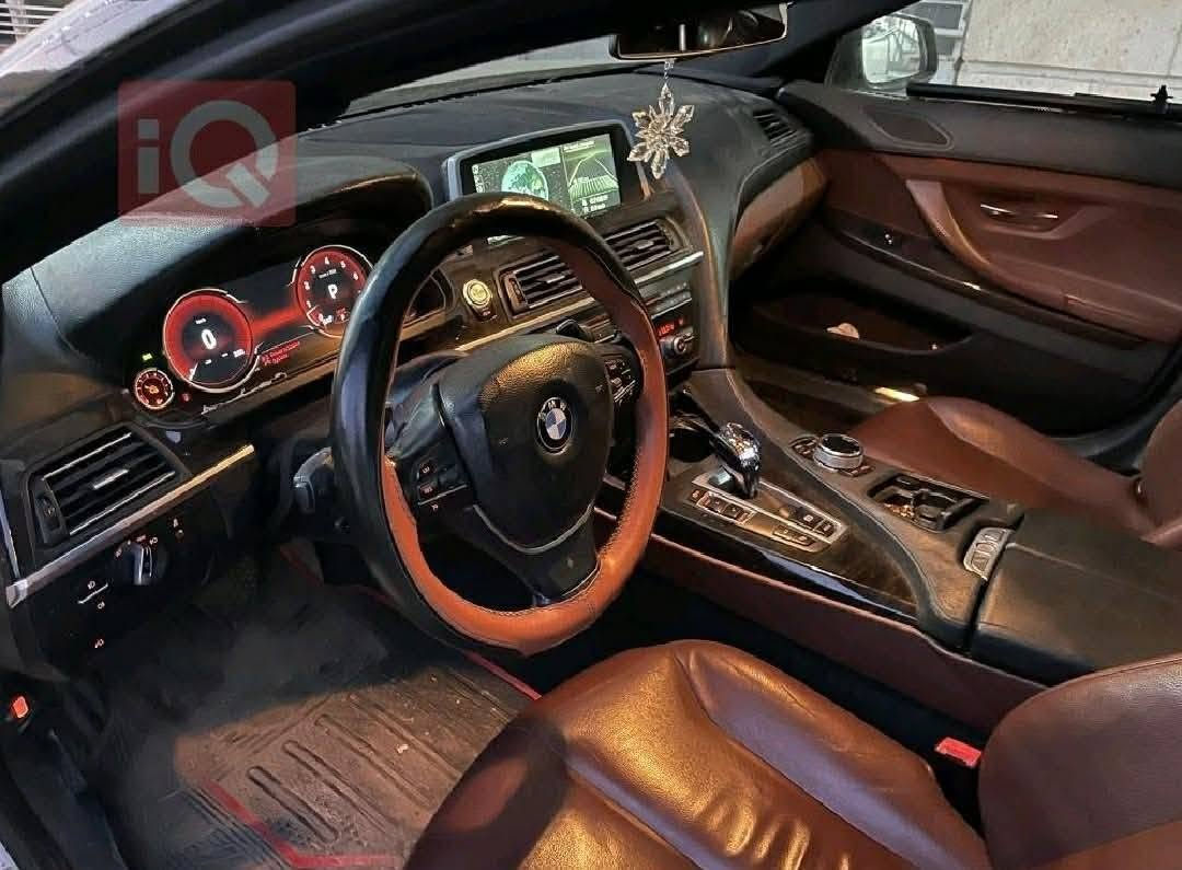 السلام عليكم
BMW 640 
سته سلندر محرك N55  المرغوب
وارد خليجي موديل 2015
فول مواصفات بانوراما ابواب شفط بردات كهرباء تبريد ثلج كير محرك خير من الله تايرات جدد حادث في اربيل جاملغ عكس السائق مصبوغه حزام . 
للبيع او المراوس حسب القناعه 
السعر 170 ورقه. 
للاستفسار ***********

نص مكتوب في الصور:
- iQ
- IQ CARS
- 10